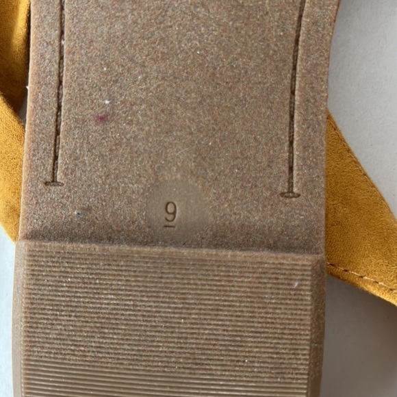 OLD Navy l NWOT Tie Up Yellow Sandals - Picture 4 of 4